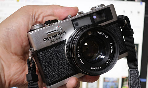 PENTAX 17が出たけども